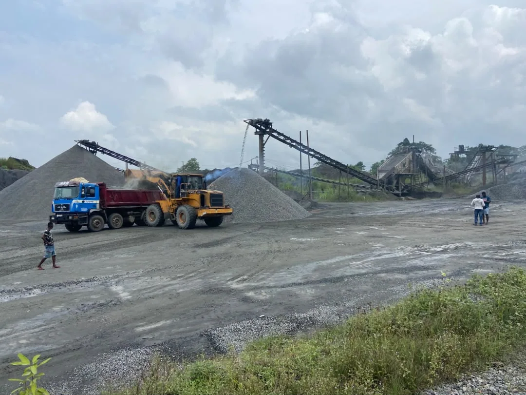 Aggregate loading and haulage at a construction materials supply yard