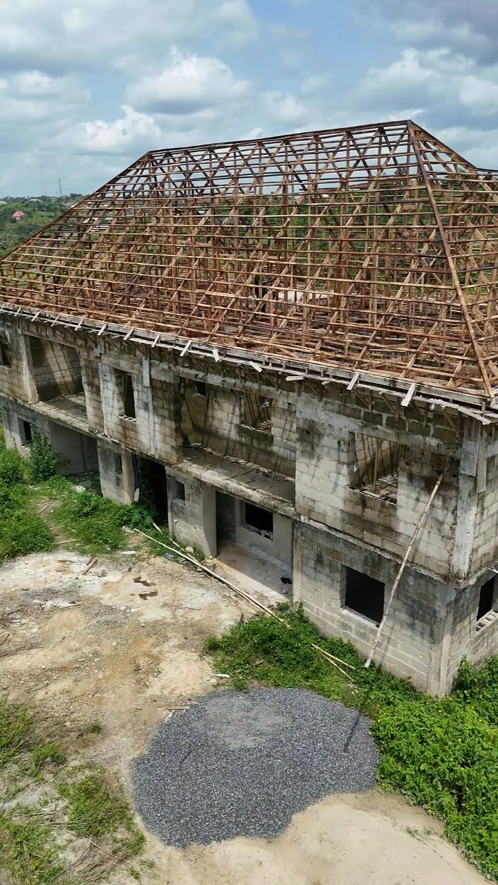 Roof-level formwork and timber supports